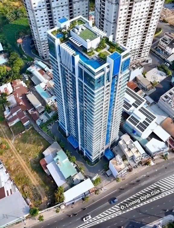 Bán tòa nhà mt hai bà trưng  dt 20x35m. cn 700m2 hầm + 10 lầu  hđt 1.8 tỷ/tháng  giá 189 tỷ
