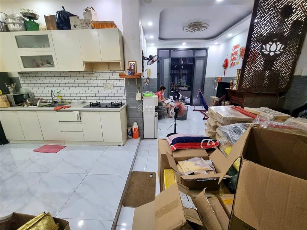 Bán nhà hẻm lê văn sỹ, tặng full nội thất
