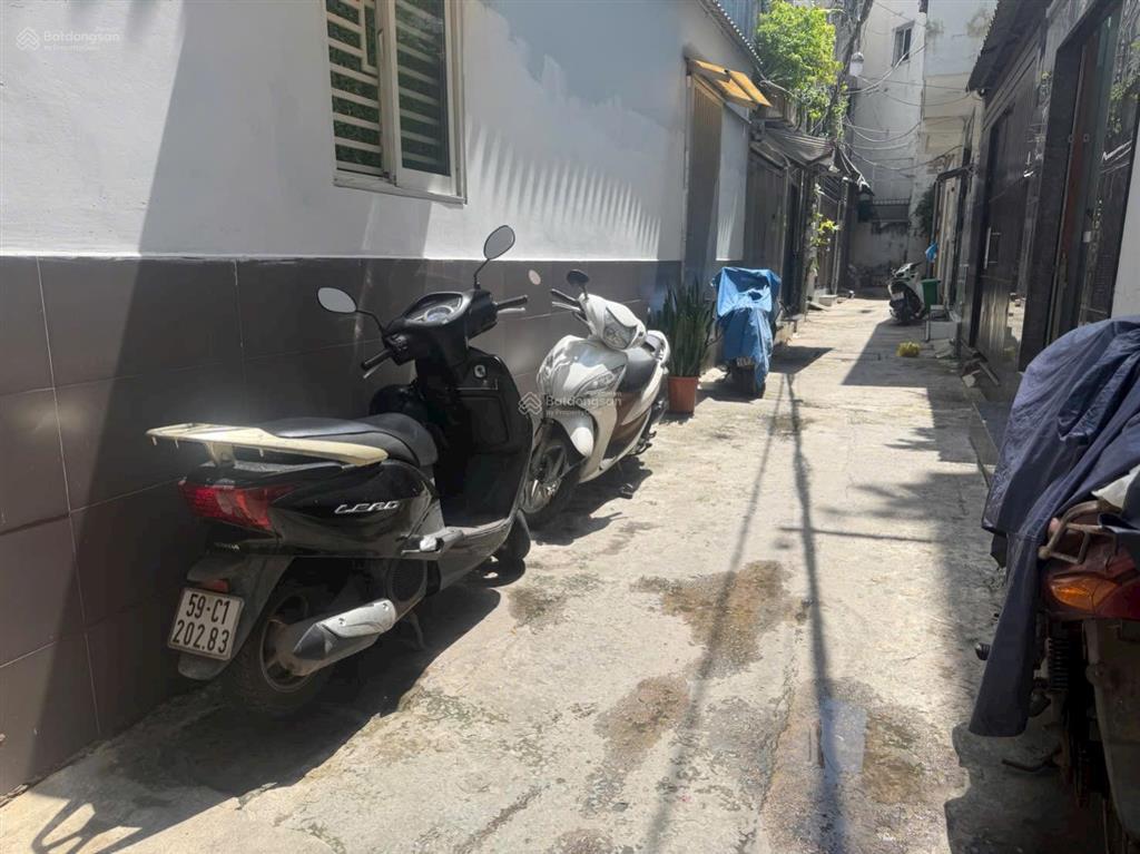 Bán nhà hẻm lê văn sỹ, tặng full nội thất