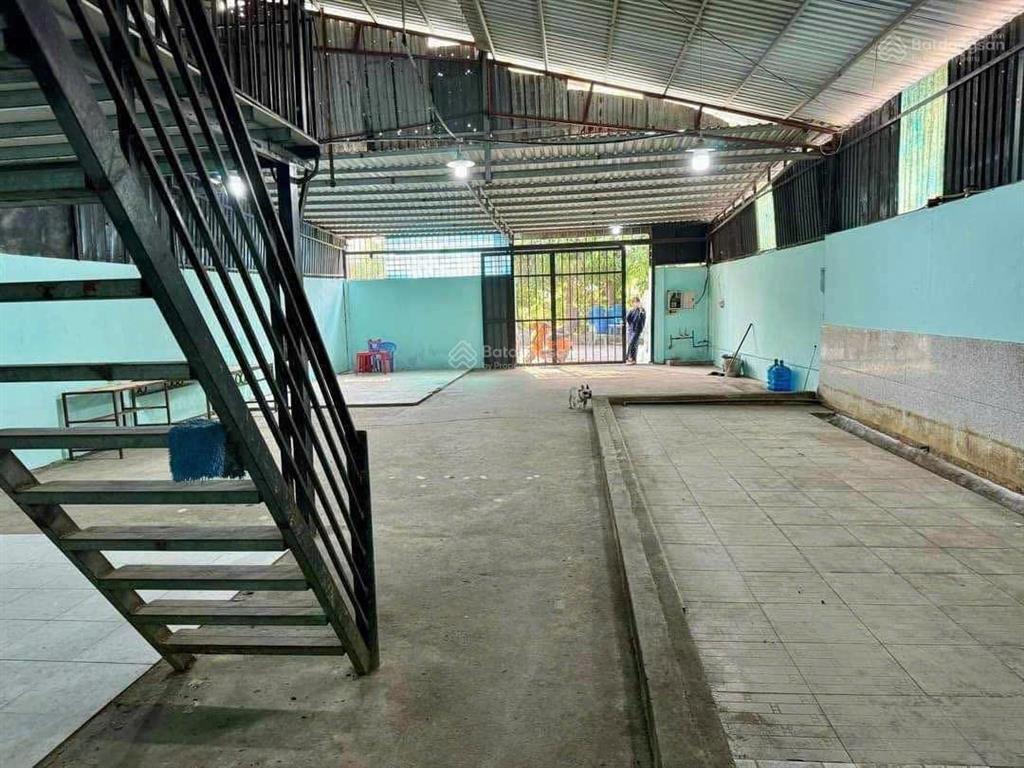 Xưởng 2 mặt tiền 13.5x25m 350m2 mặt tiền bờ kênh tl29  tl31