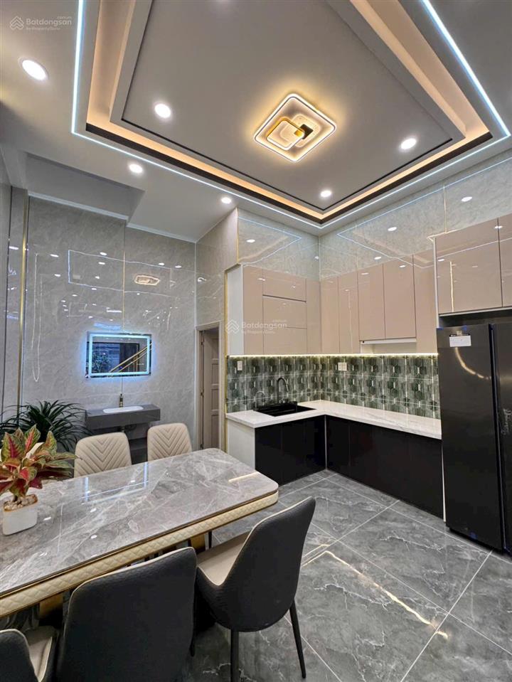 Nhà 3 lầu 5 phòng ngủ mới keng, khu điện âm, đồng bộ, sổ sẵn nhận nhà ở ngay.  0932 130 ***