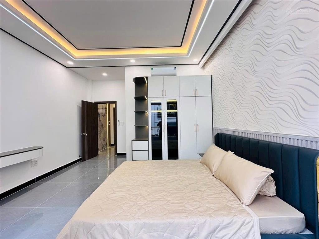 Nhà 3 lầu 5 phòng ngủ mới keng, khu điện âm, đồng bộ, sổ sẵn nhận nhà ở ngay.  0932 130 ***
