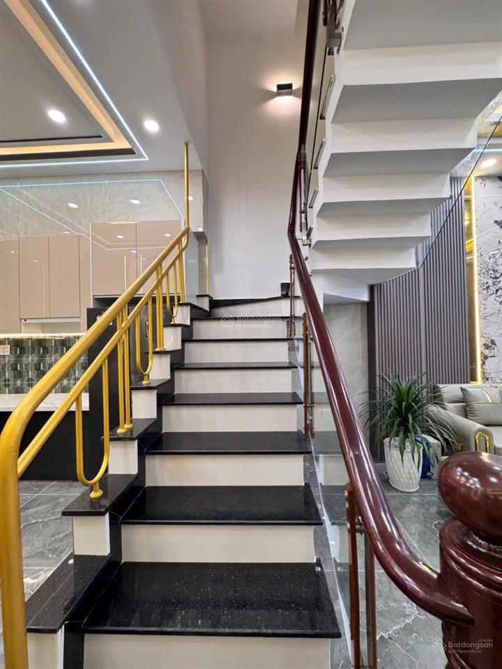 Nhà 3 lầu 5 phòng ngủ mới keng, khu điện âm, đồng bộ, sổ sẵn nhận nhà ở ngay.  0932 130 ***