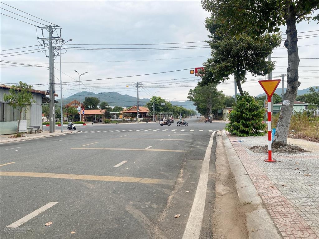 25 tỷ hàng hiếm lô góc 2 mặt tiền nguyễn tất thành cách biển long hải 1km