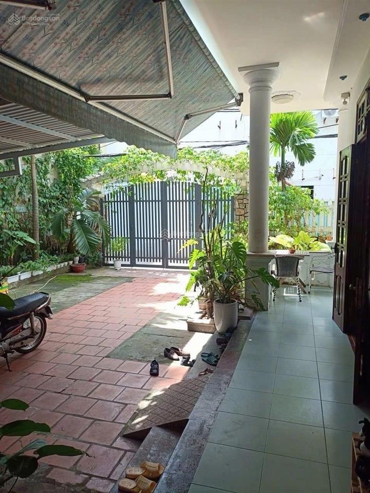 Bán đất tặng nhà 3 tầng kiệt ô tô hồ xuân hương, cách đường chính 20m, cách biển chỉ 500m.