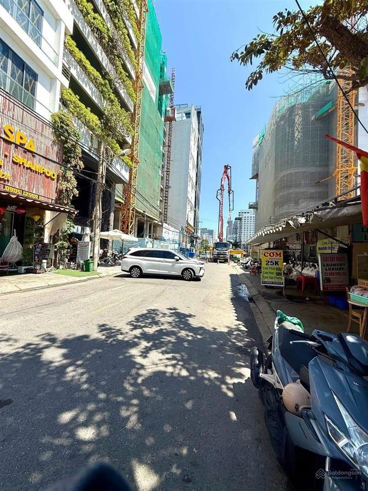 Siêu phẩm 4 tầng 2 mặt kiệt gần đường lâm hoành, vài bước chân ra biển mỹ khê
lâm hoành
