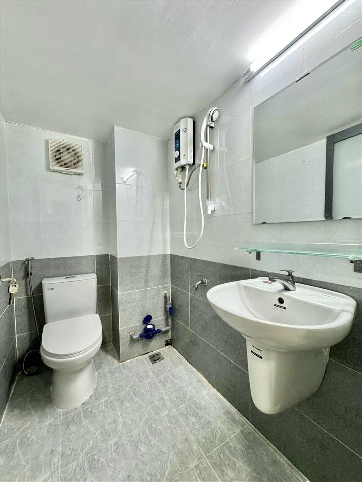Duplex full nội thất, nhà mới xây ngay ngã tư bảy hiền