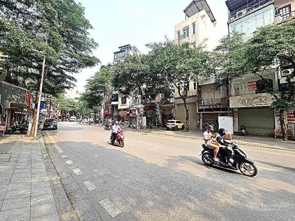 Cực hiếm mặt phố khâm thiên ,vỉa hè thêmh thang. kinh doanh đắc địa.90m2, 5 tầng. giá tốt đầu tư.