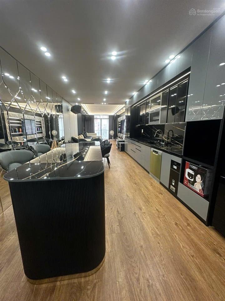 Bán nhà hồng tiến,bồ đề.đẳng cấp sống thượng lưu.90m2,7 tầng thang máy,ful nội thất. nhỉnh 26 tỷ.