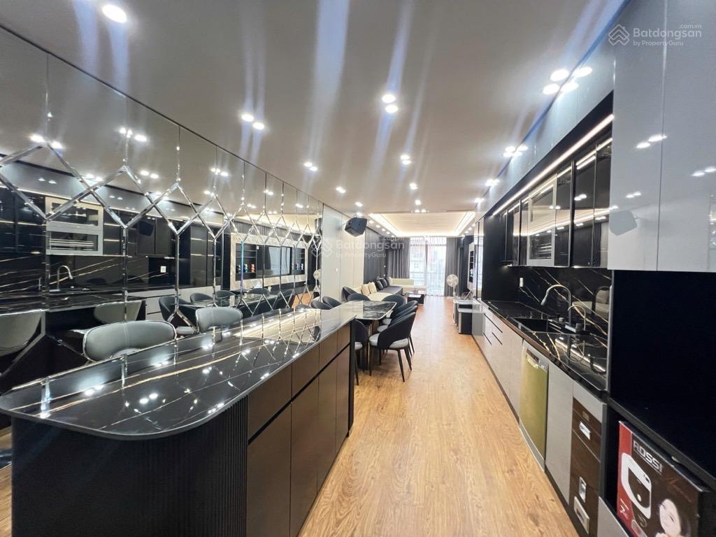 Bán nhà hồng tiến,bồ đề.đẳng cấp sống thượng lưu.90m2,7 tầng thang máy,ful nội thất. nhỉnh 26 tỷ.