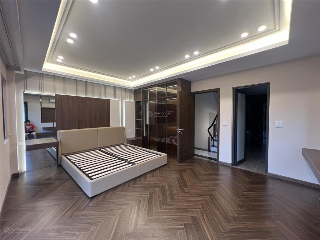 Siêu phẩm dòng tiền  ngọc thuỵ,8 tầng thang máy,gần khai sơn.công viên hồ điều hoà.dt 100m2,giá rẻ