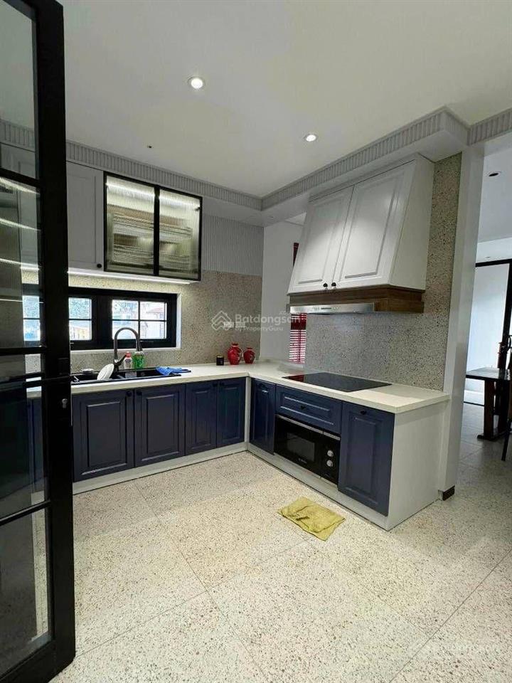 Tuyệt phẩm kiến trúc dân xây.mặt phố hồng tiến.103m2,5 tầng thang máy.lô góc 3 mặt thoáng.chỉ 33 tỷ