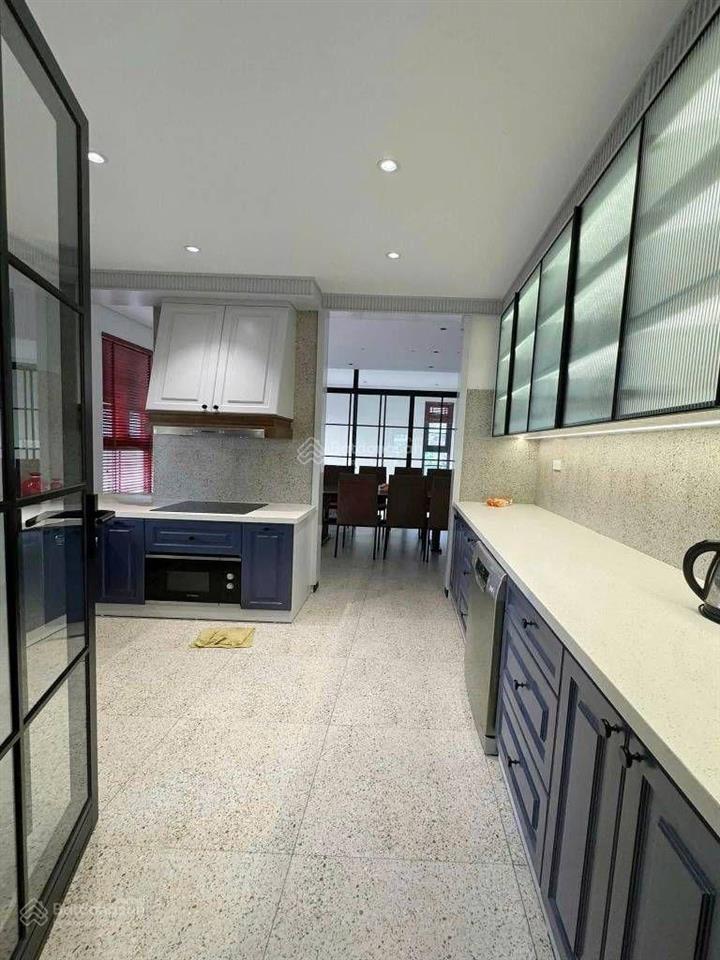 Tuyệt phẩm kiến trúc dân xây.mặt phố hồng tiến.103m2,5 tầng thang máy.lô góc 3 mặt thoáng.chỉ 33 tỷ