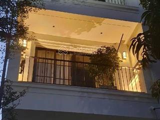 Tuyệt phẩm kiến trúc dân xây.mặt phố hồng tiến.103m2,5 tầng thang máy.lô góc 3 mặt thoáng.chỉ 33 tỷ