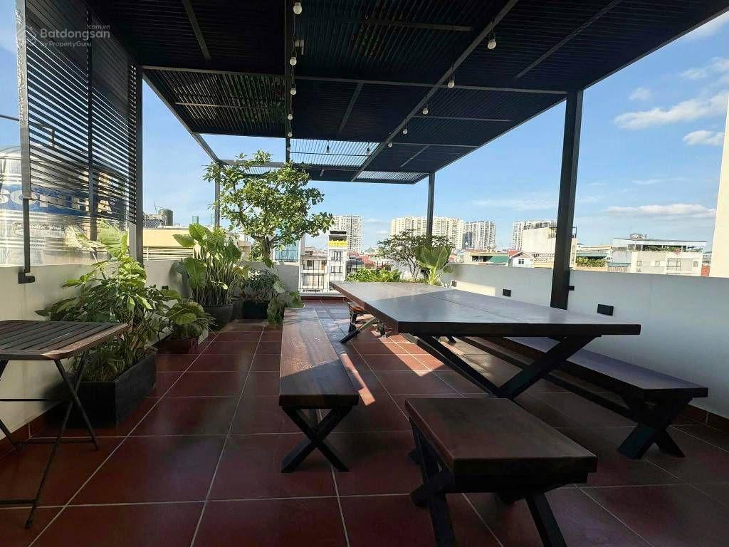 Tuyệt phẩm kiến trúc dân xây.mặt phố hồng tiến.103m2,5 tầng thang máy.lô góc 3 mặt thoáng.chỉ 33 tỷ