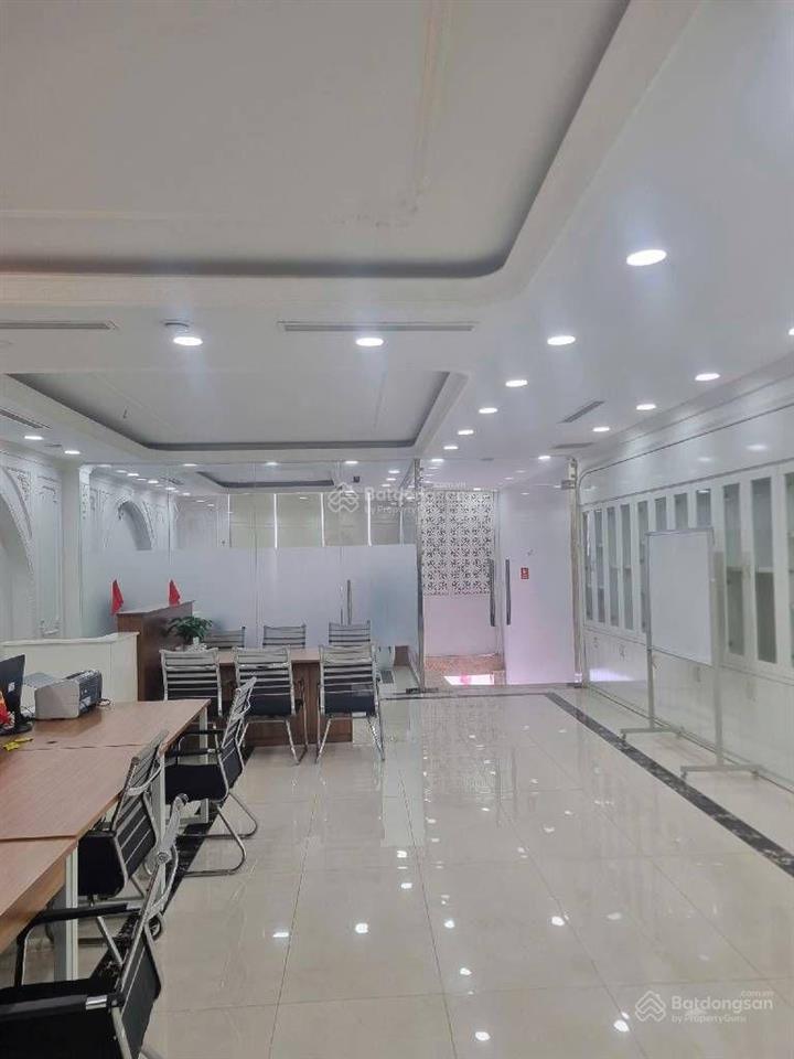 Bán nhà mặt phố hồng tiến,trục chính cầu trần hưng đạo.dt 160m2,mt 6,5m,có hầm,thang máy.giá tốt đt