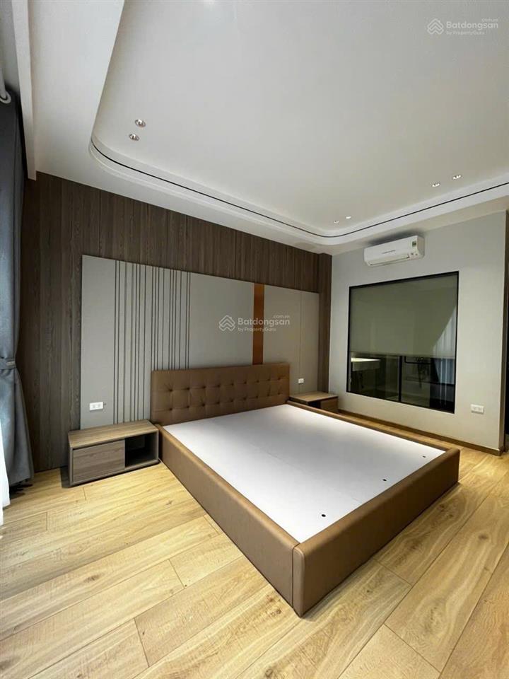 Nhà mới,thang máy,lô góc sát mặt phố. chủ giảm hơn 2 tỷ,cần bán gấp. dt 55m,mt 5m.giá rẻ đt.