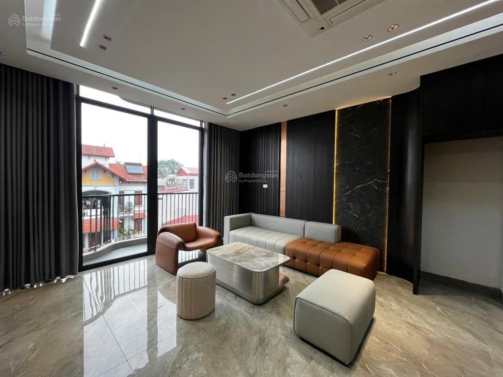 Nhà mới,thang máy,lô góc sát mặt phố. chủ giảm hơn 2 tỷ,cần bán gấp. dt 55m,mt 5m.giá rẻ đt.