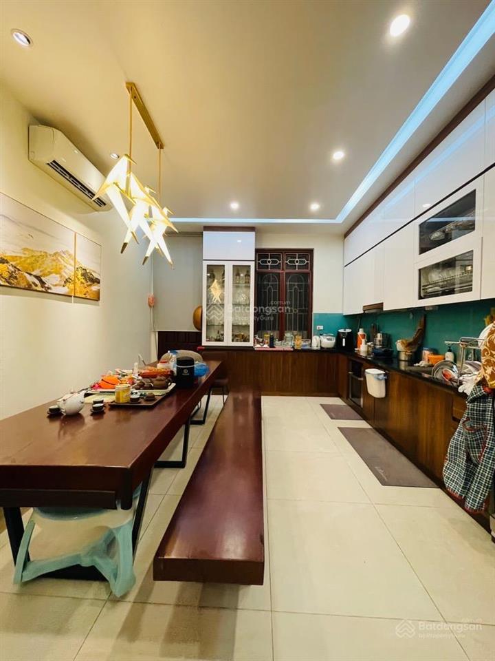 Hiếm nhà phân lô quân đội a38tư đình, dt 80m2 ,thang máy ,ô tô tránh. giá siêu đầu tư.