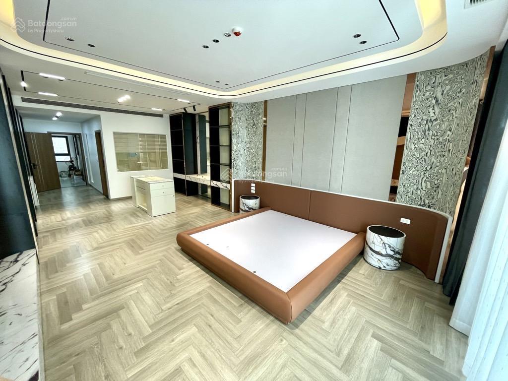 Bán nhà đàm quang trung,cổ linh.phân lô 90m,xây 8 tầng thang máy,gara 3 ô tô. giá 2x tỷ.có tl