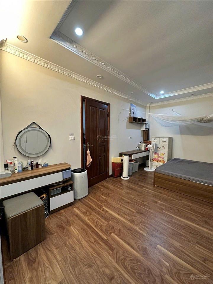 Bán nhà ngõ 158 phố nguyễn sơn  vị trí đẹp, sát quần thể cc beriver.dt 35m2,5 tầng. nhỉnh 8 tỷ.