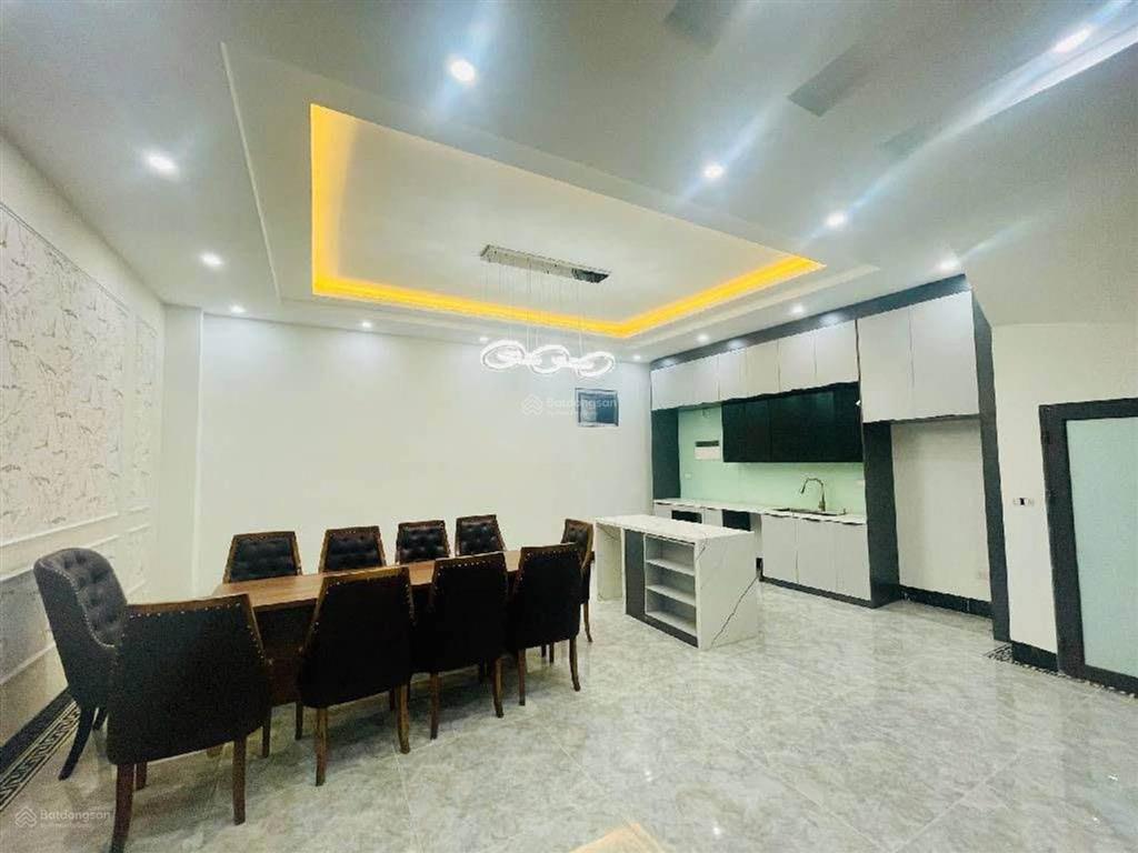 Nhà đẹp dân xây nguyễn văn cừ ,gia thụy, bồ đề,ô tô,thang máy, diện tích khủng, giá đầu tư.