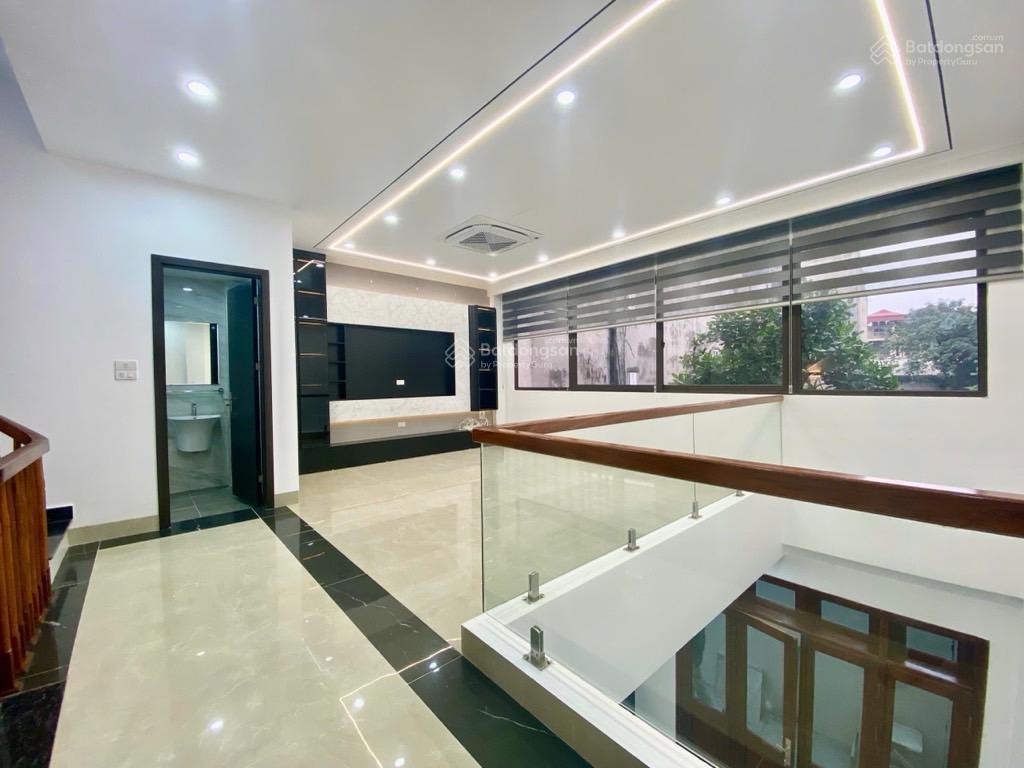 Bán nhà phố hồng tiên,bồ đề.6 tầng thang máy, full nội thất. dt 60m2,chào hơn 13 t.ỷ.giá đầu tư.