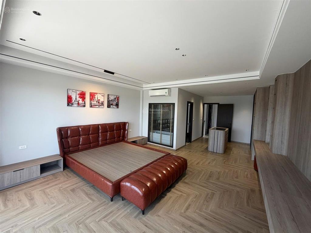 Cực khan hiếm.nhà mới,đẹp view sông hồng,phố bồ đề,kế cận phố cổ. dt 85m2,8 tầng,giá đầu tư.