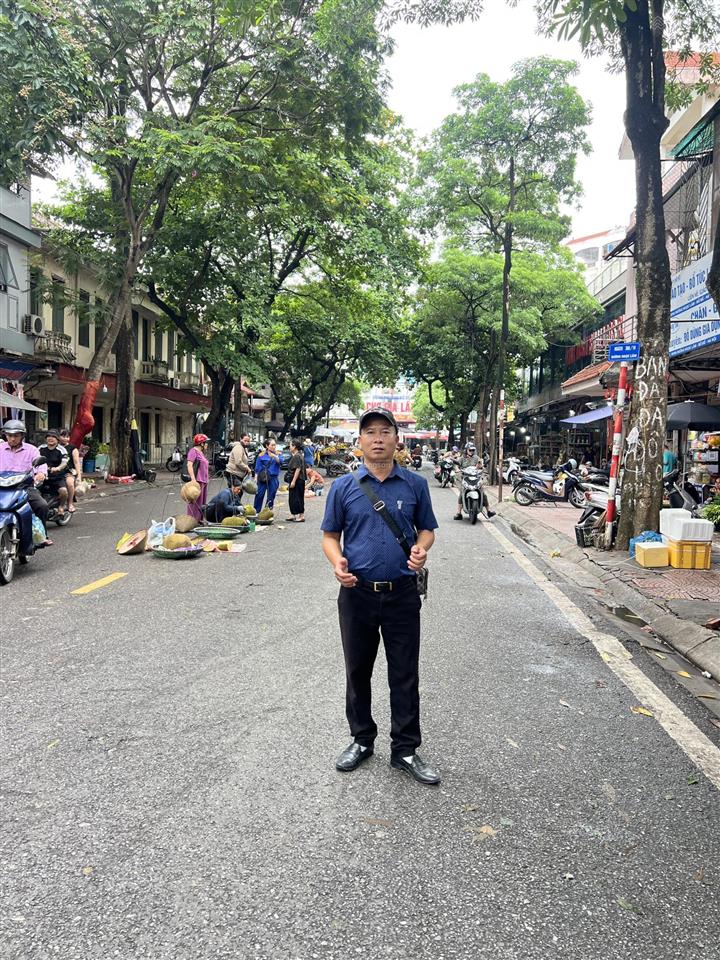 Hiếm có siêu phẩm 8 tầng thang máy, tọa độ vàng ngay chợ ngọc lâm. dt 55m2, giá rẻ đầu tư