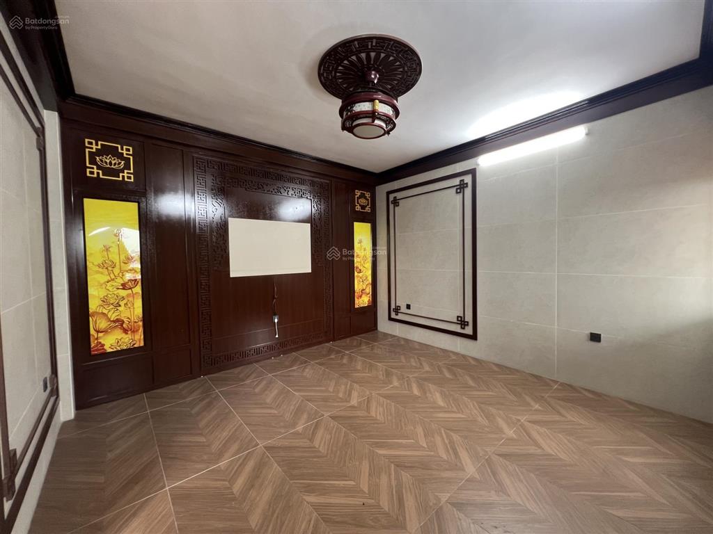Hiếm có siêu phẩm 8 tầng thang máy, tọa độ vàng ngay chợ ngọc lâm. dt 55m2, giá rẻ đầu tư