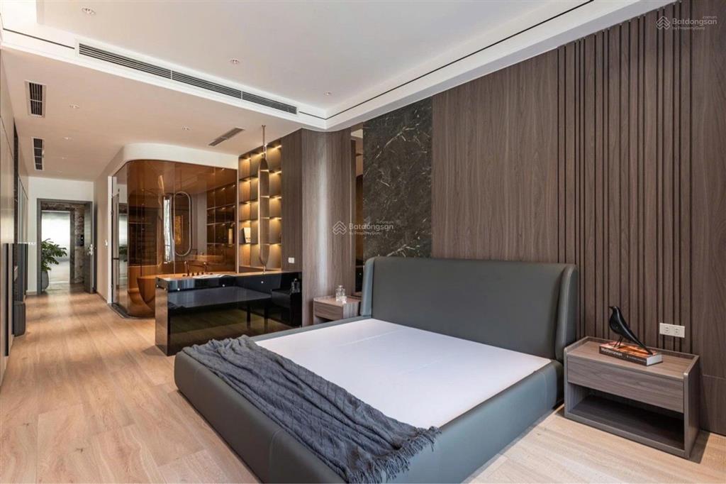 Bán nhà tđc long biên, 8 tầng thang máy, vỉa hè ô tô tránh. dt 80m², giá tốt đầu tư.