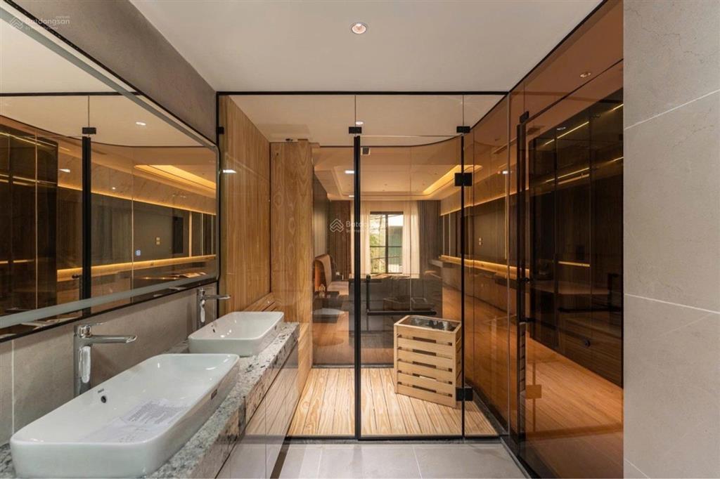 Bán nhà tđc long biên, 8 tầng thang máy, vỉa hè ô tô tránh. dt 80m², giá tốt đầu tư.