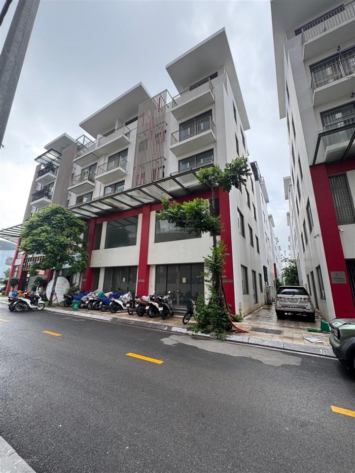 Bán căn lk khai sơn town,long biên lô góc 3 mặt thoáng, xẻ khe cực đẹp.dt 99m2,mt 8m.tầm 31 tỷ. tl