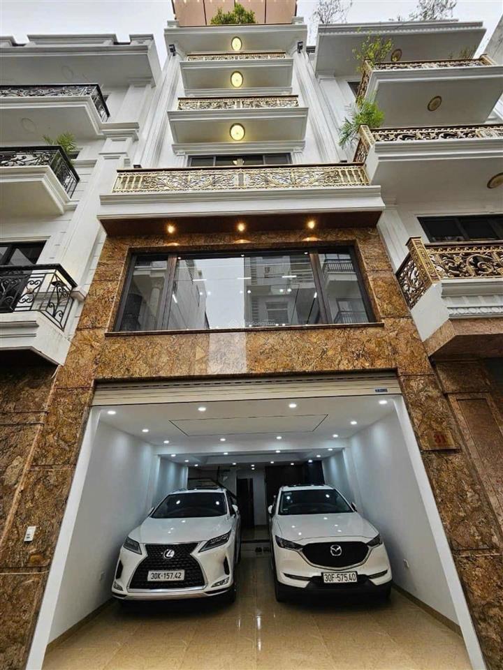 Bán nhà nguyễn văn cừ ,gia thụy,ô tô tránh,kinh doanh,tặng full nội thất cao cấp .dt 60m2,tầm 20 tỷ