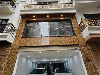 Bán nhà nguyễn văn cừ ,gia thụy,ô tô tránh,kinh doanh,tặng full nội thất cao cấp .dt 60m2,tầm 20 tỷ