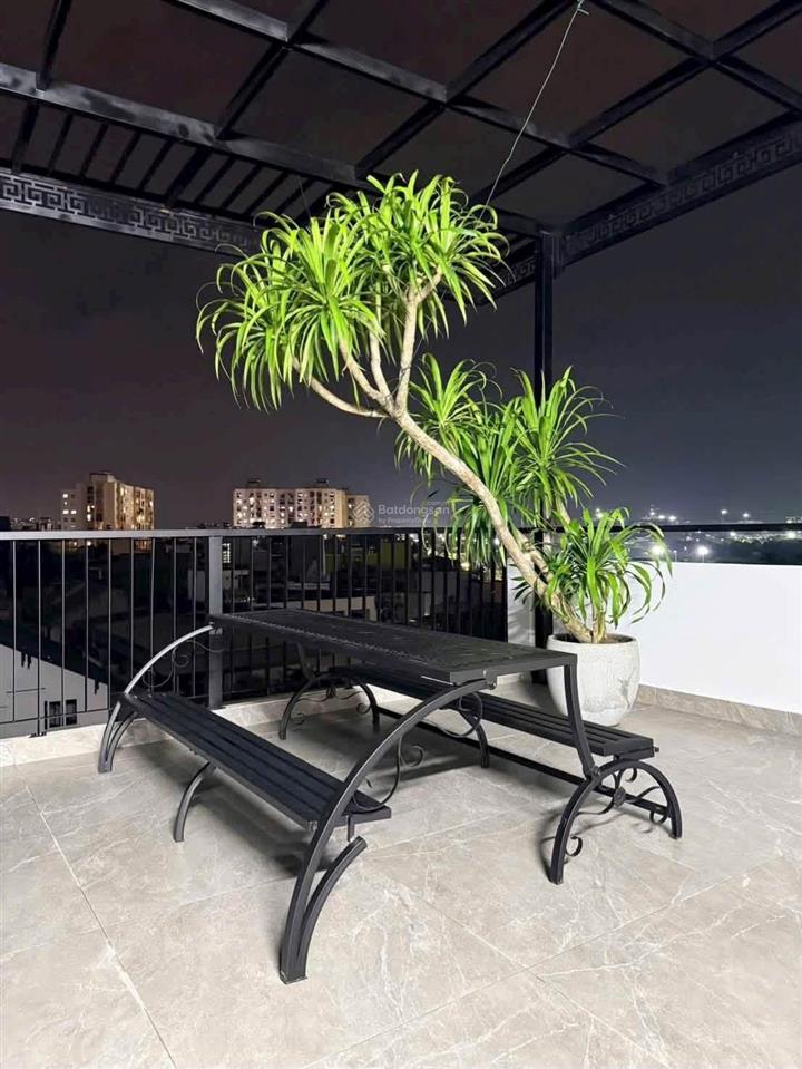 Bán nhà phố nguyễn sơn, bồ đề. dt 85m x 7 tầng thang máy, mt 7,6m. gara 2 ô tô, tầm giá 25 tỷ.
