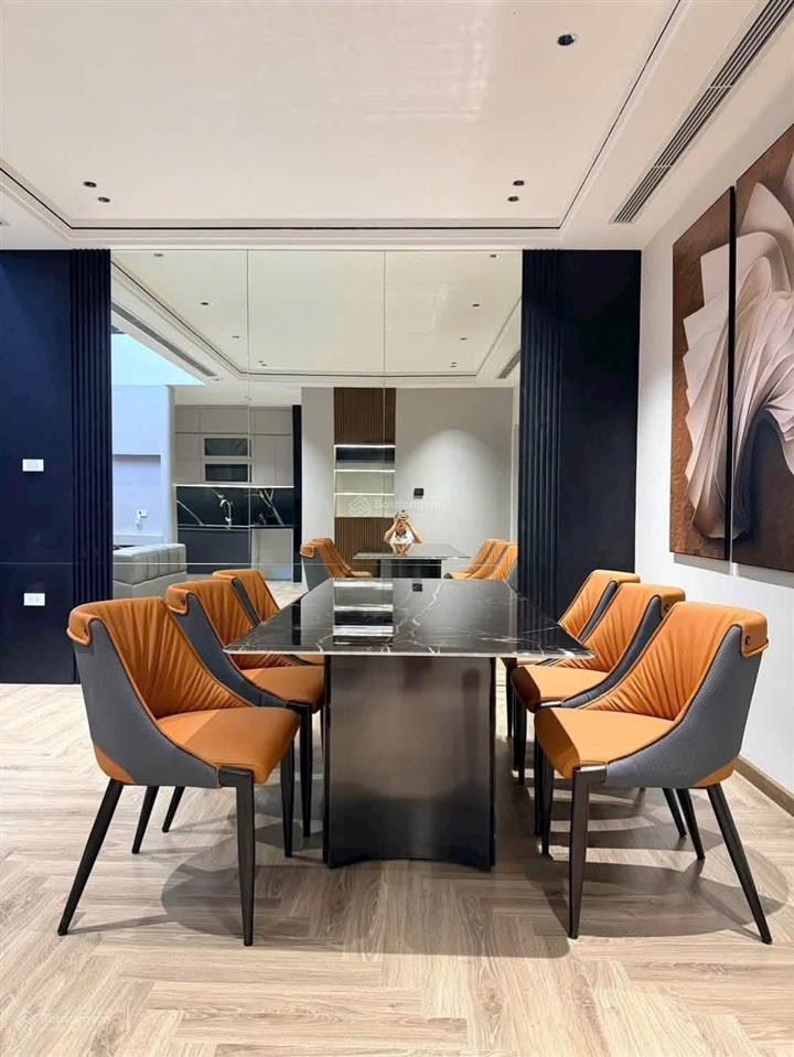 Bán nhà phố nguyễn sơn, bồ đề. dt 85m x 7 tầng thang máy, mt 7,6m. gara 2 ô tô, tầm giá 25 tỷ.