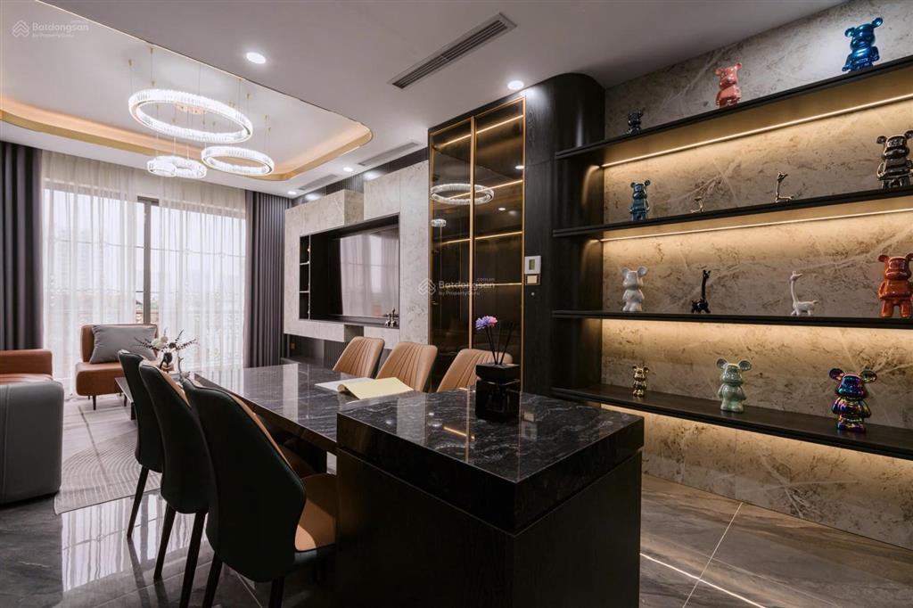 Bán nhà ngọc lâm, bồ đề. vỉa hè,4 ô tô tránh,kinh doanh.dt 58m2, 7 tầng, thang máy,full nội thất.