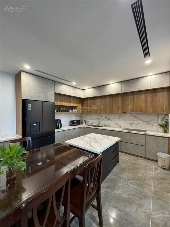 Bán nhà lô góc nguyễn sơn,bồ đề,7 tầng thang máy,ô tô vào nhà.80m2, chỉ 17.6 tỷ. vẫn thương lượng.
