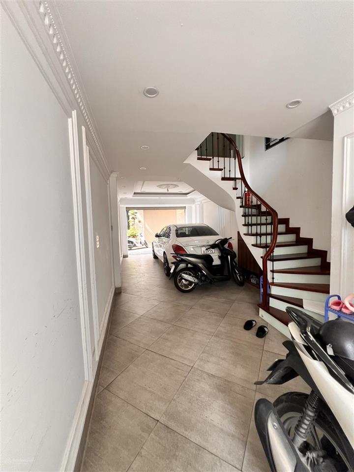 Nhà lô góc 3 mặt thoáng, ô tô tránh, vào nhà. dt 43m2 x 5 tầng. giá chào 12,9 tỷ, thương lượng.