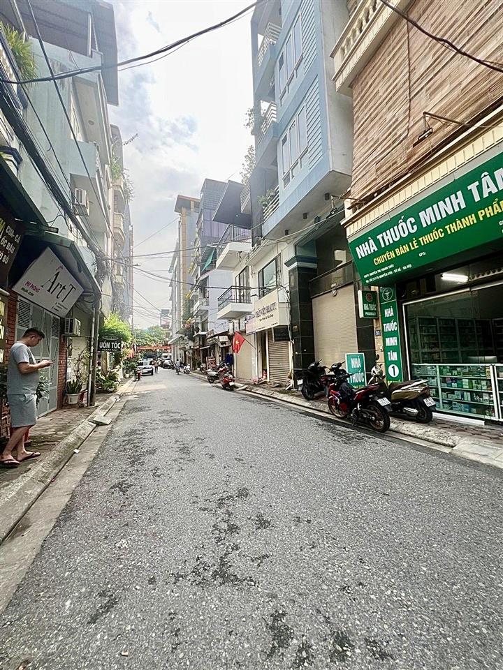 Giảm chào 5 tỷ mặt ngõ 176 phố nguyễn sơn, bồ đề. ô tô tránh, dt 90/83 m2, mt 62m. giá rẻ đầu tư.