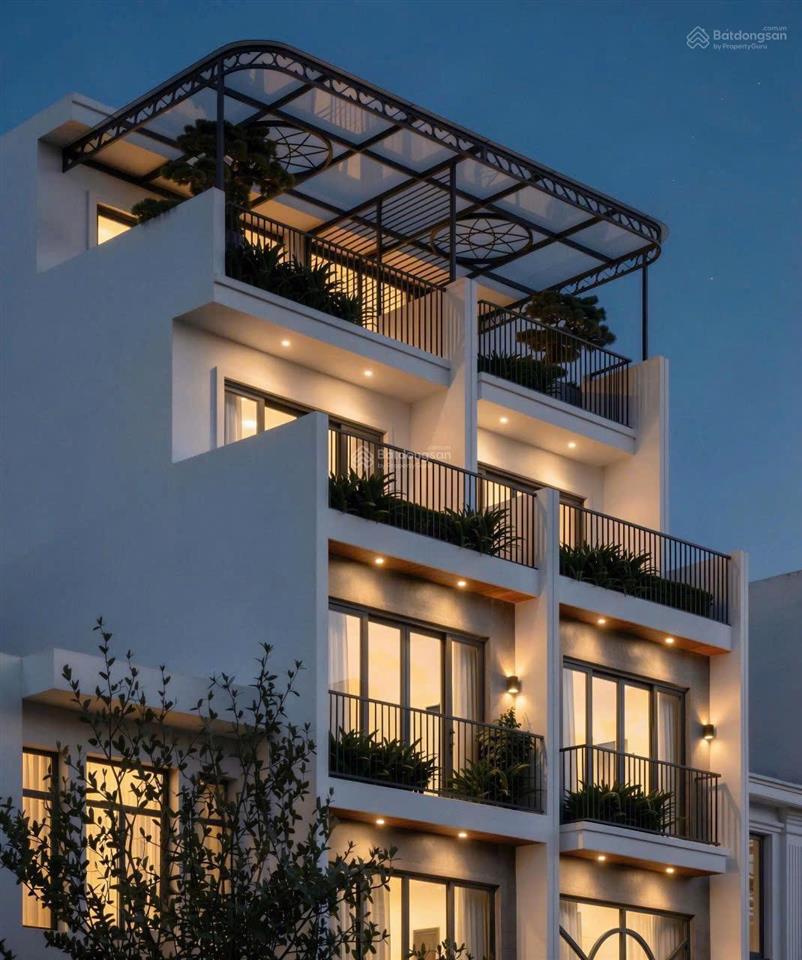 Bán nhà ngõ 12 phố bồ đề. dt 55m2 x 7 tầng, thang máy, full nội thất cao cấp. gara 2 ô tô. giá tốt.