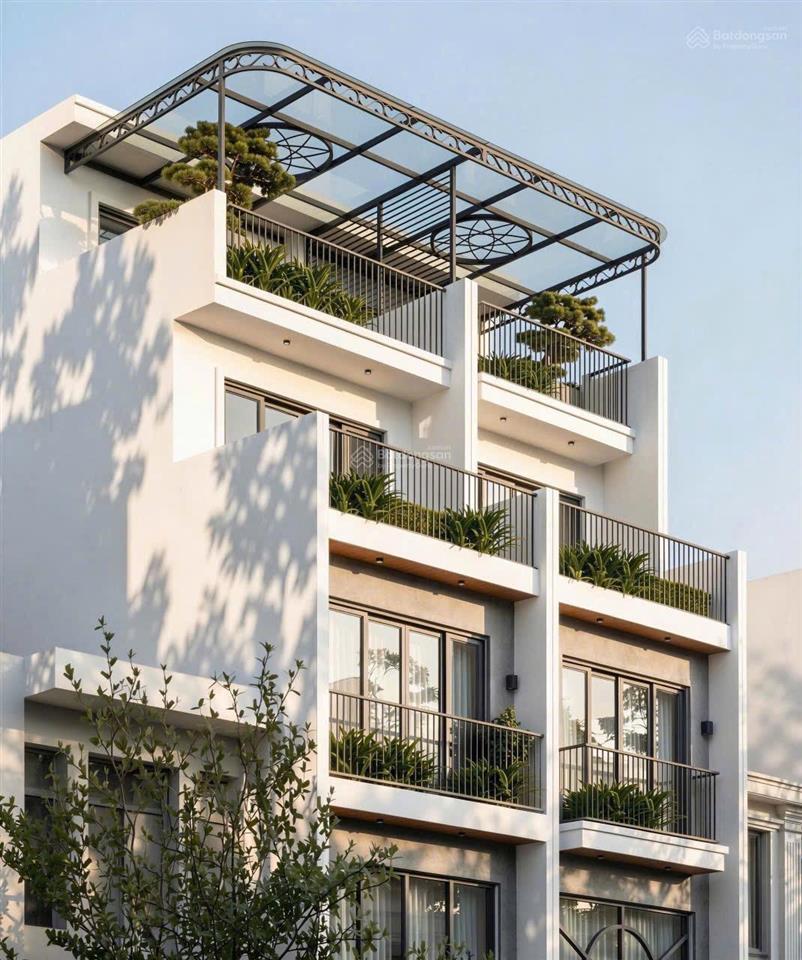 Bán nhà ngõ 12 phố bồ đề. dt 55m2 x 7 tầng, thang máy, full nội thất cao cấp. gara 2 ô tô. giá tốt.