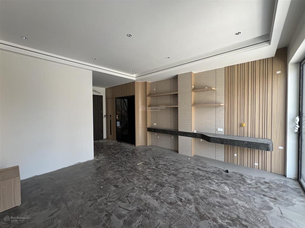 Bán nhà ngọc lâm,bô đề. dt 70m2,xây mới 7 tầng thang máy, duplux,ở hoạch kd tuyệt vời. giá 23 tỷ