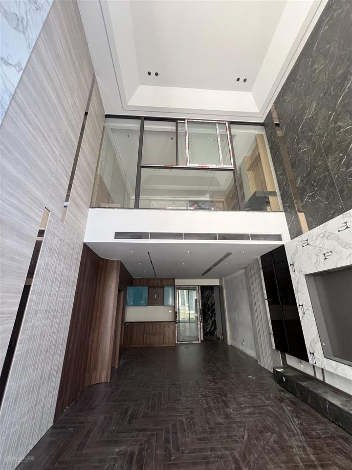 Bán nhà ngọc lâm,bô đề. dt 70m2,xây mới 7 tầng thang máy, duplux,ở hoạch kd tuyệt vời. giá 23 tỷ