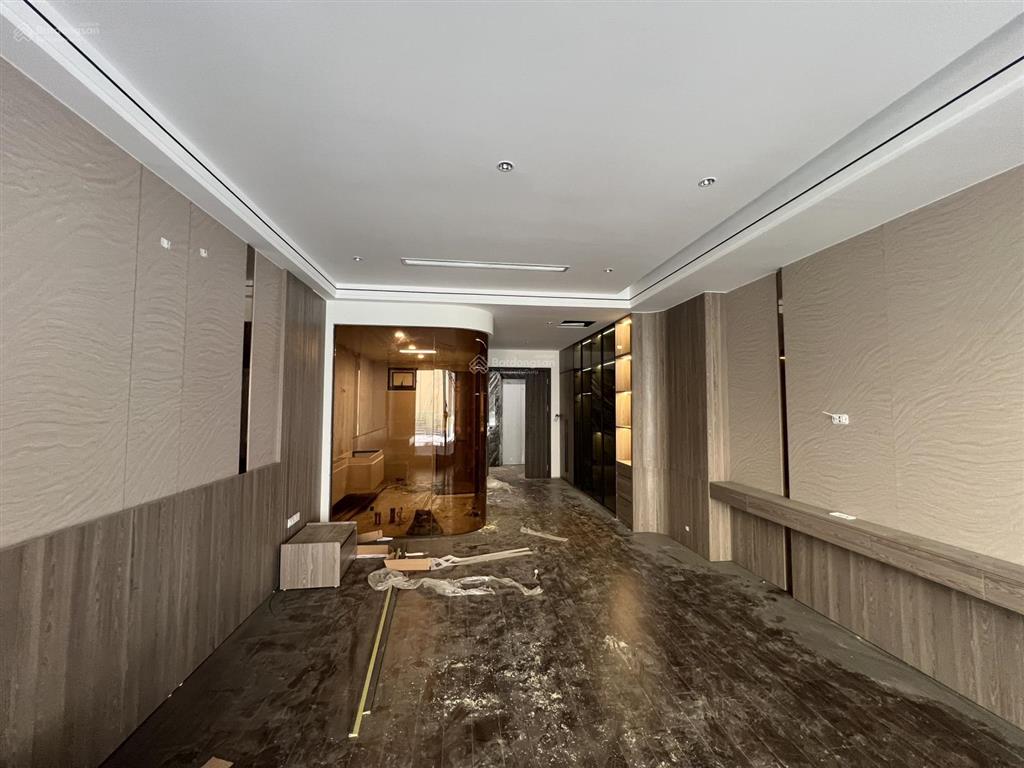 Bán nhà ngọc lâm,bô đề. dt 70m2,xây mới 7 tầng thang máy, duplux,ở hoạch kd tuyệt vời. giá 23 tỷ