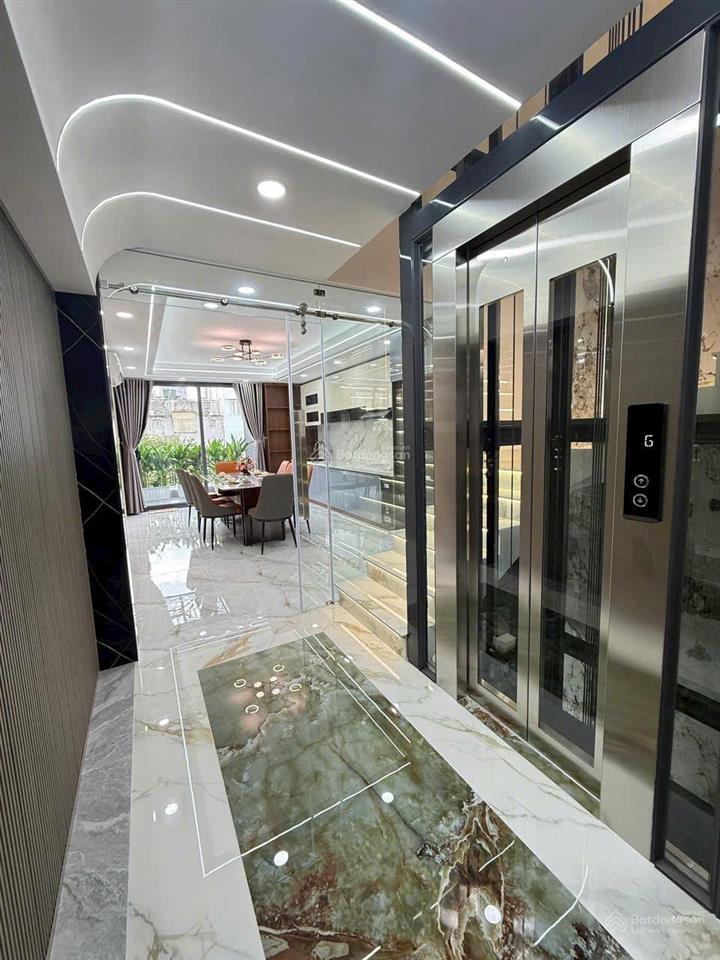 Nhà full nội thất có thang máy thạnh lộc 37. dt 4 x 20m. hướng đông nam. giá 8.35 tỷ