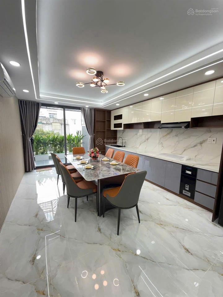 Nhà full nội thất có thang máy thạnh lộc 37. dt 4 x 20m. hướng đông nam. giá 8.35 tỷ