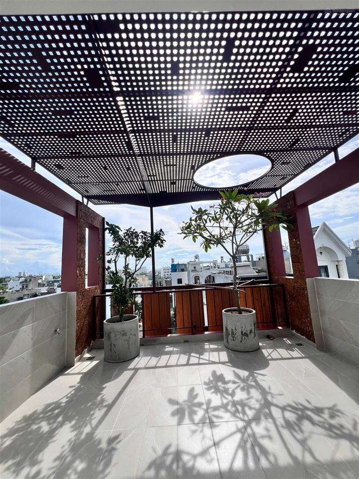 Nhà siêu đẹp nội thất cao cấp shr. chính chủ