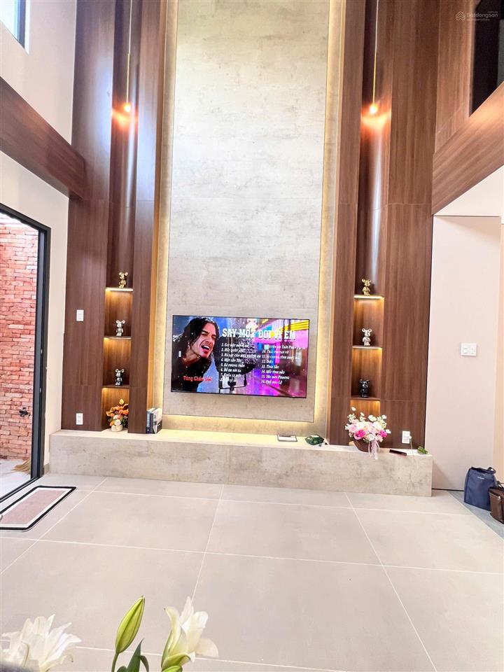 Nhà siêu đẹp nội thất cao cấp shr. chính chủ